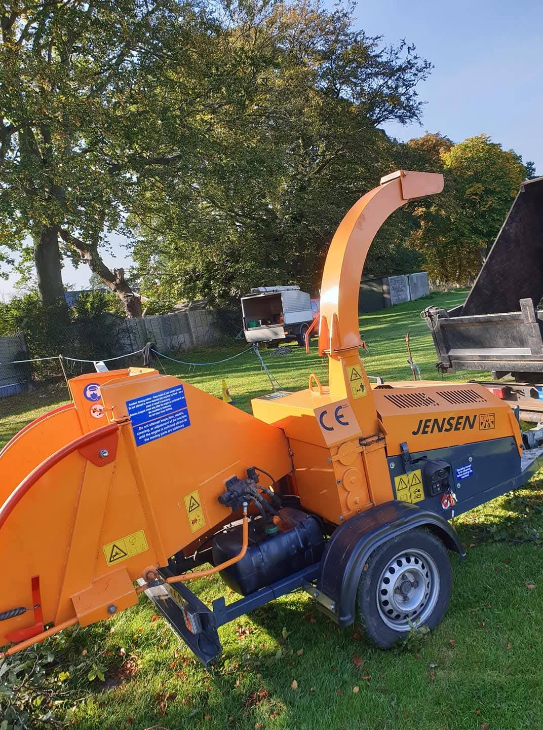 Woodchipping machine